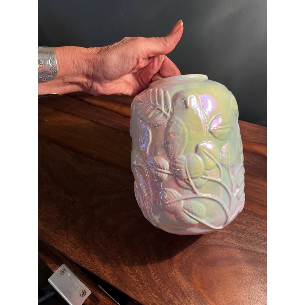 Vintage anthropologie Aurora Borealis White Ceramic Owl Vase Raised Relief - Picture 7 of 8
